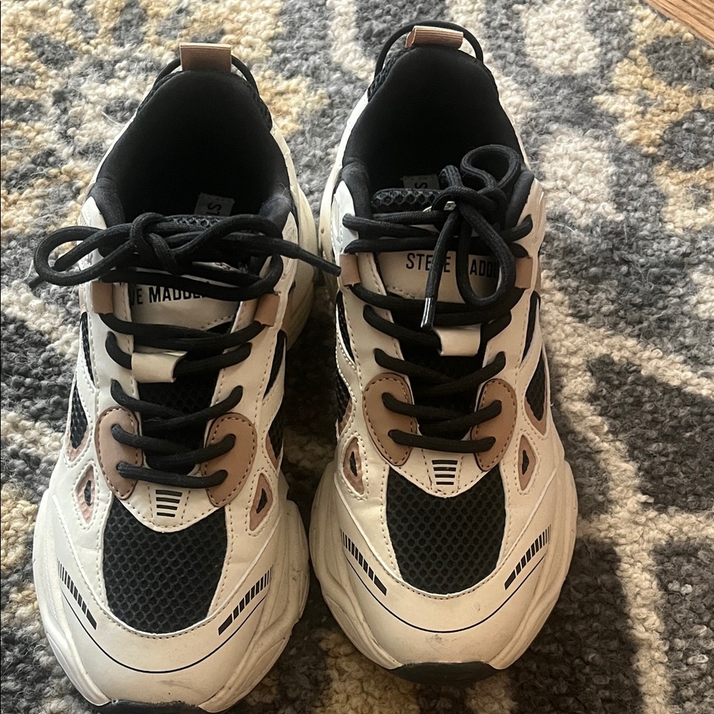 Steve Madden Black and Cream Athletic Shoes